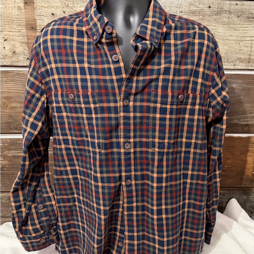 Duluth Trading Co Men's Navy, Green and Red Plaid Long Sleeve Shirt